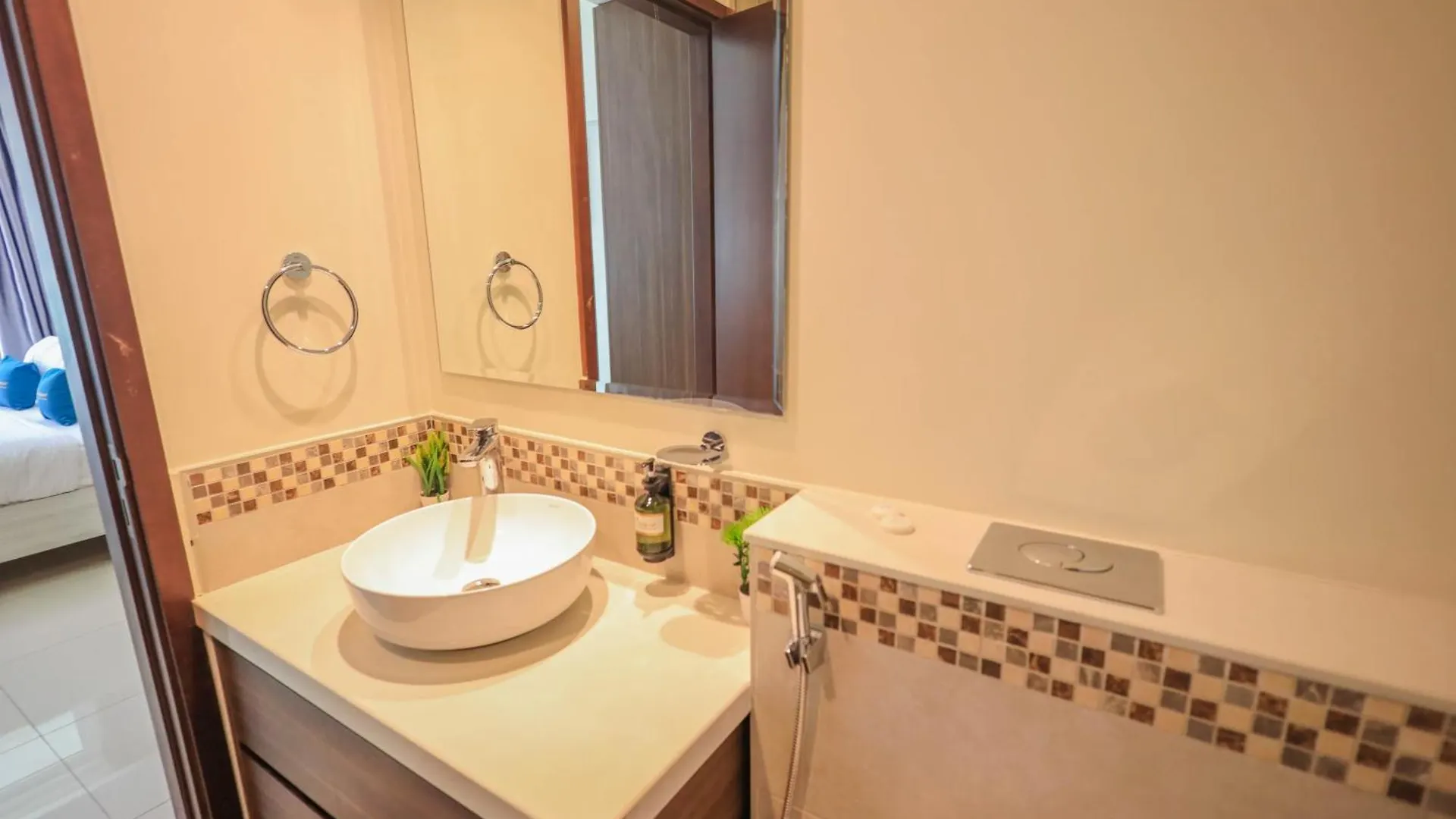 Apartment 1Br Business Bay 5Mins To Dubai Mall By Deleguest